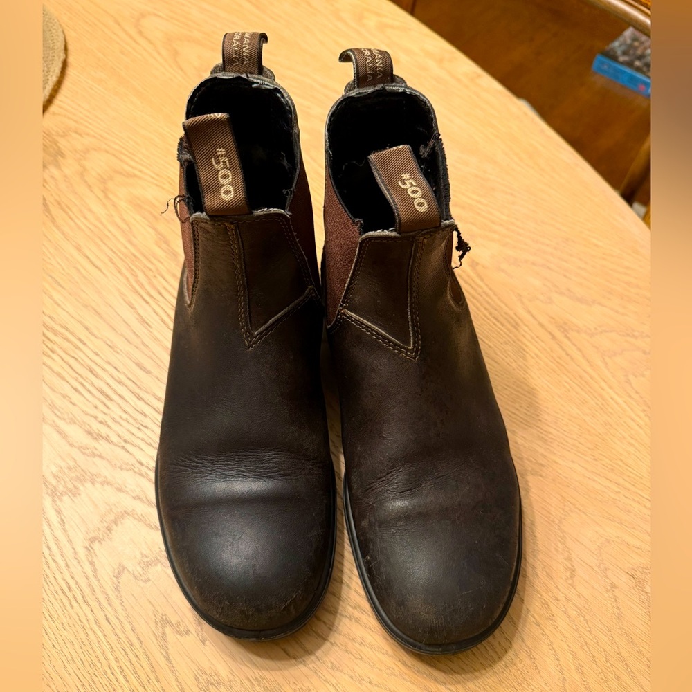 Men’s Dark Brown Blundstone boots, Size 9.5.
